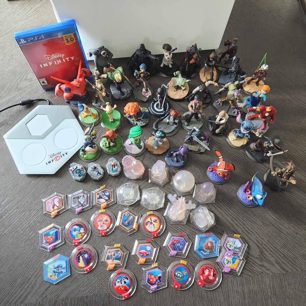 Disney Infinity 3.0 PS4 Mega Lot Game Base 30+ Figures Star Wars Marvel Disney
